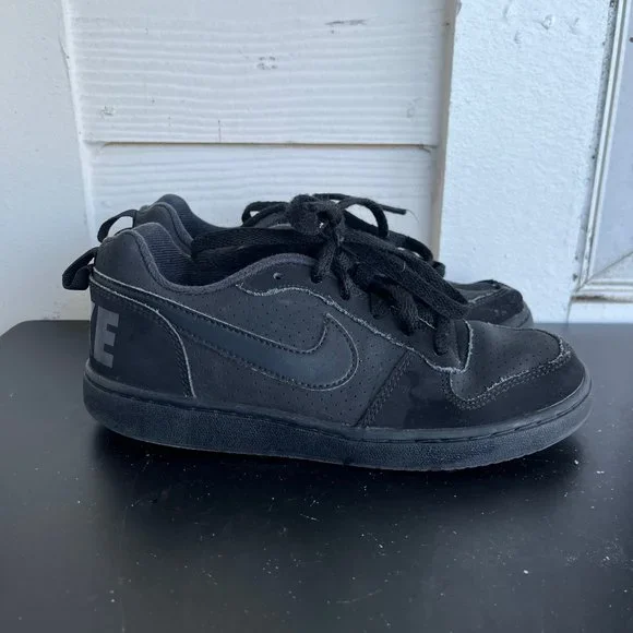 Nike Kids Court Borough Low 2 Grade School Black Shoes Sneakers Size 3.5 - Picture 2 of 12